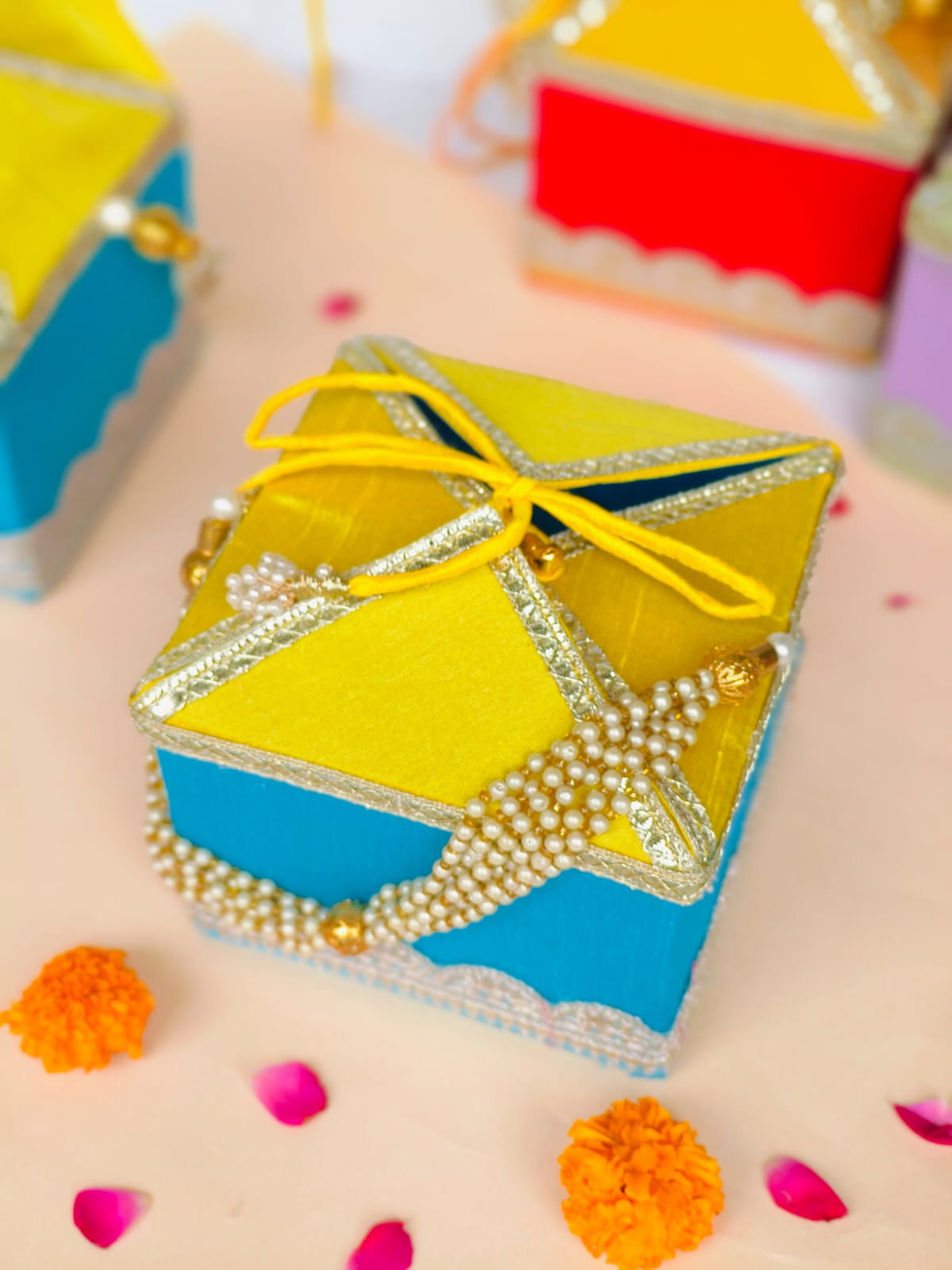 Beautiful small boxes for gifting with pearl handle