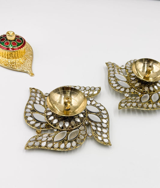 Swastik kundan diya