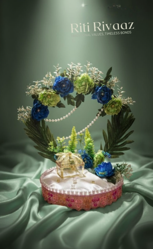 'The Everlasting Bloom Ring platter'